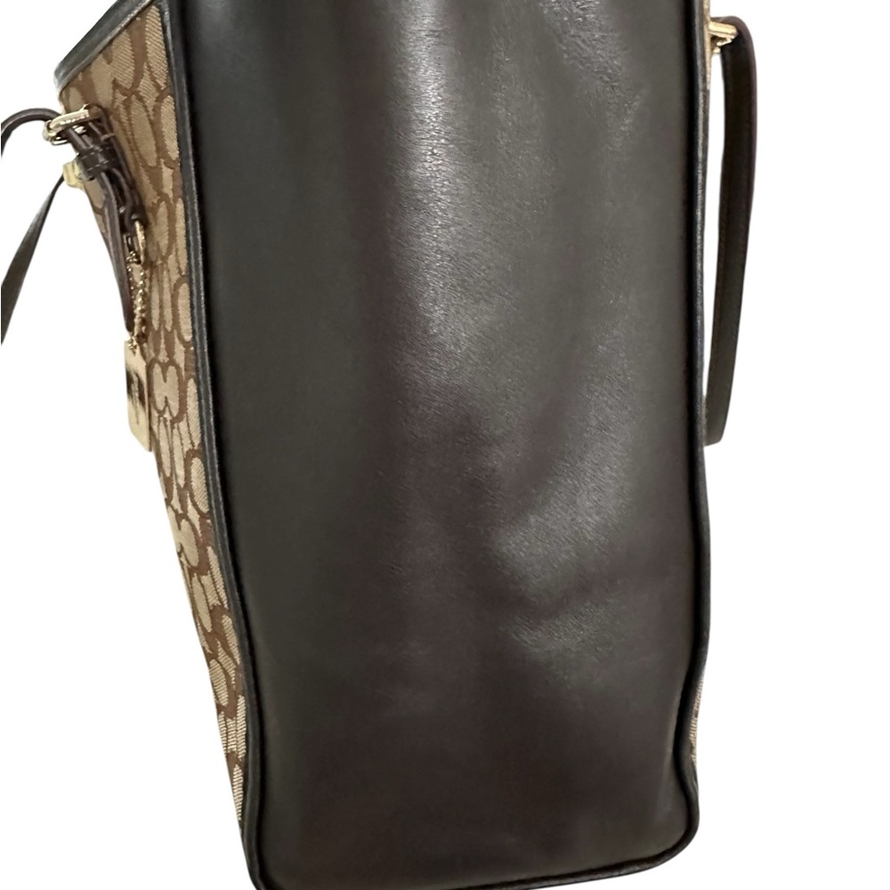 COACH TURNLOCK TOTE IN SIGNATURE JACQUARD BROWN - Picture 8 of 17